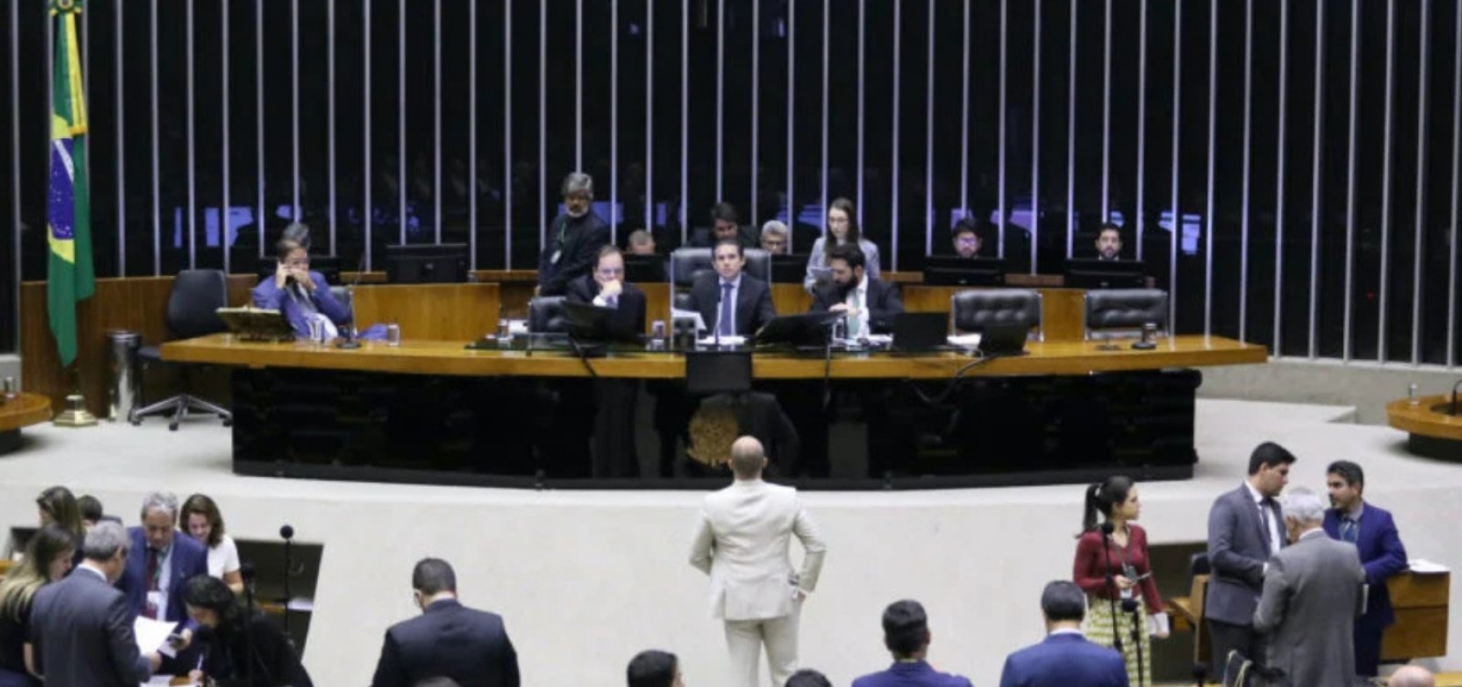 Câmara publica novo regimento que reduz mecanismos de obstrução 