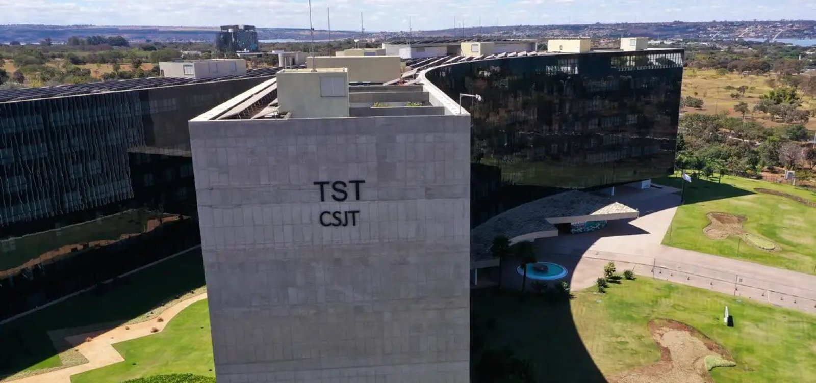 MP pede ao TCU suspensão de contrato para sala VIP de ministros do TST