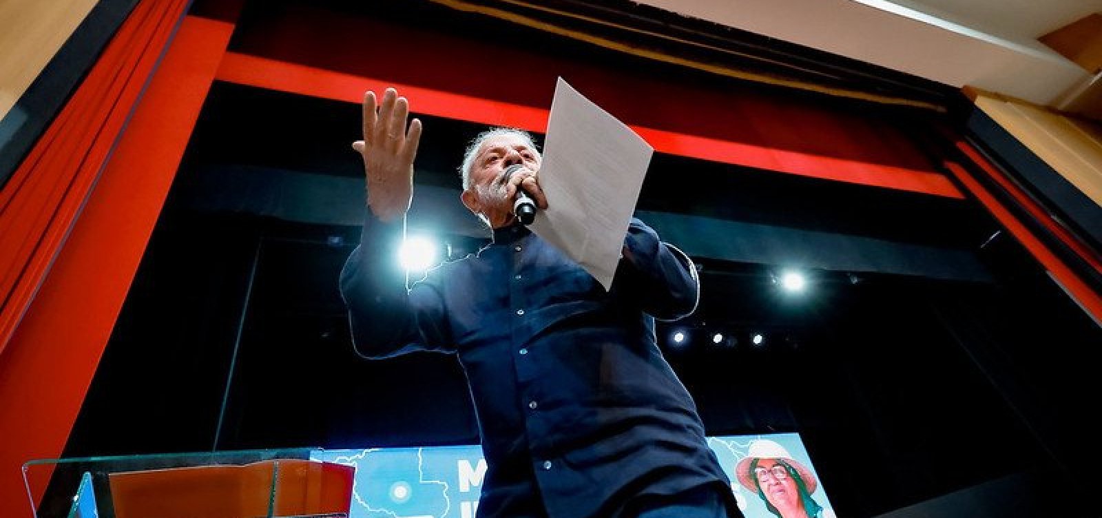 Evasão escolar é questão de Estado, diz Lula em entrega do Prêmio MEC