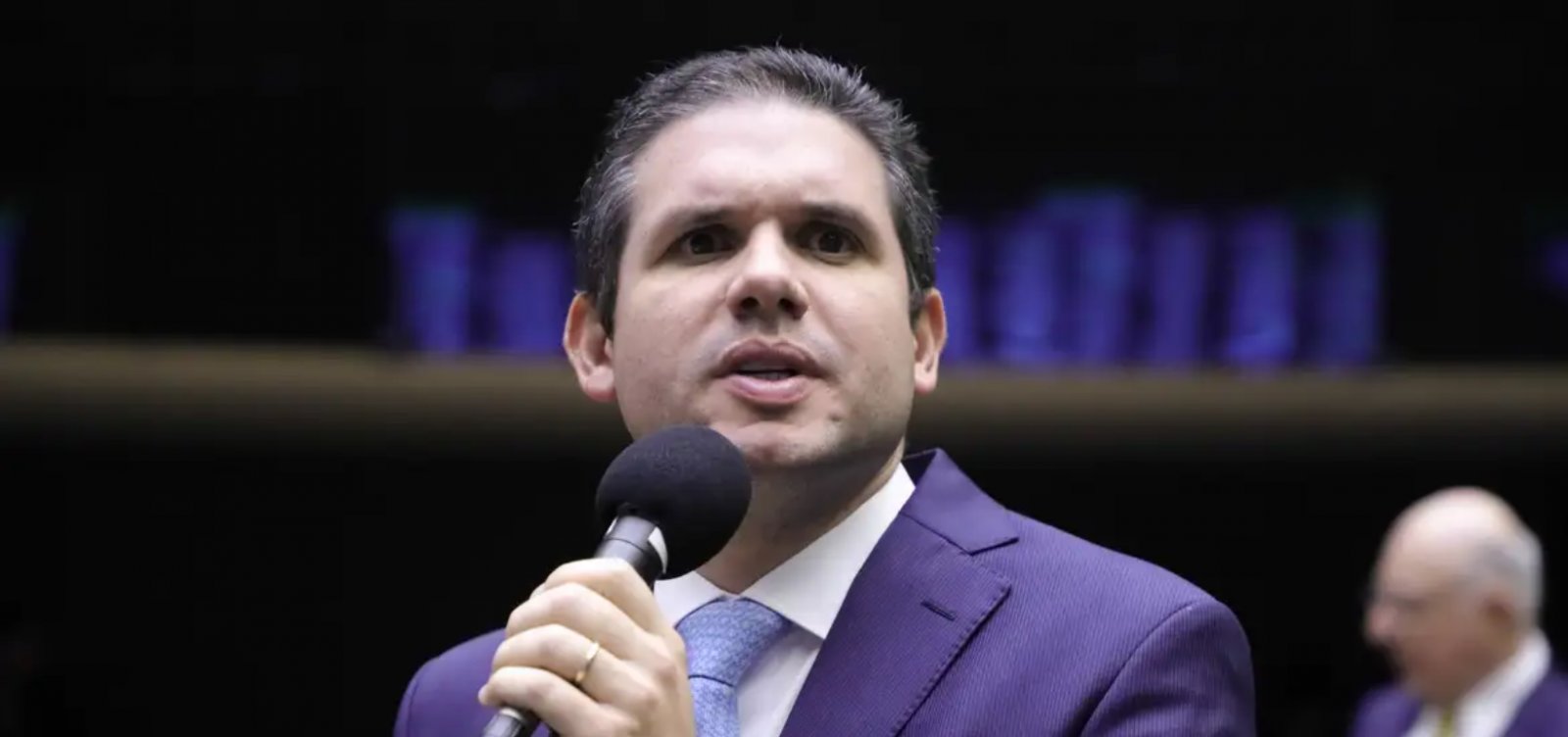 Hugo Motta não inclui PEC do fim do foro privilegiado na pauta da Câmara nesta semana
