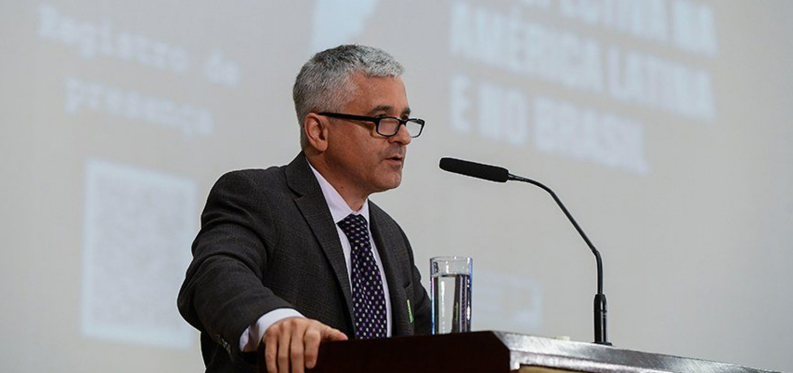 Brasil deu exemplo aos EUA na defesa da democracia, diz professor de Harvard
