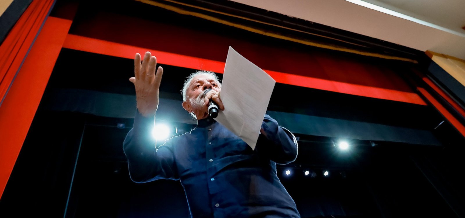 Lula vê tarifaço como "debate político com teor ideológico"