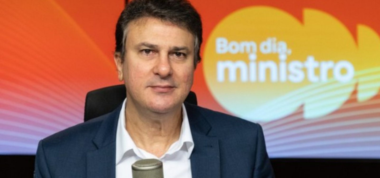 Ministro da Educação defende regulamentação de redes sociais para proteção de crianças e adolescentes