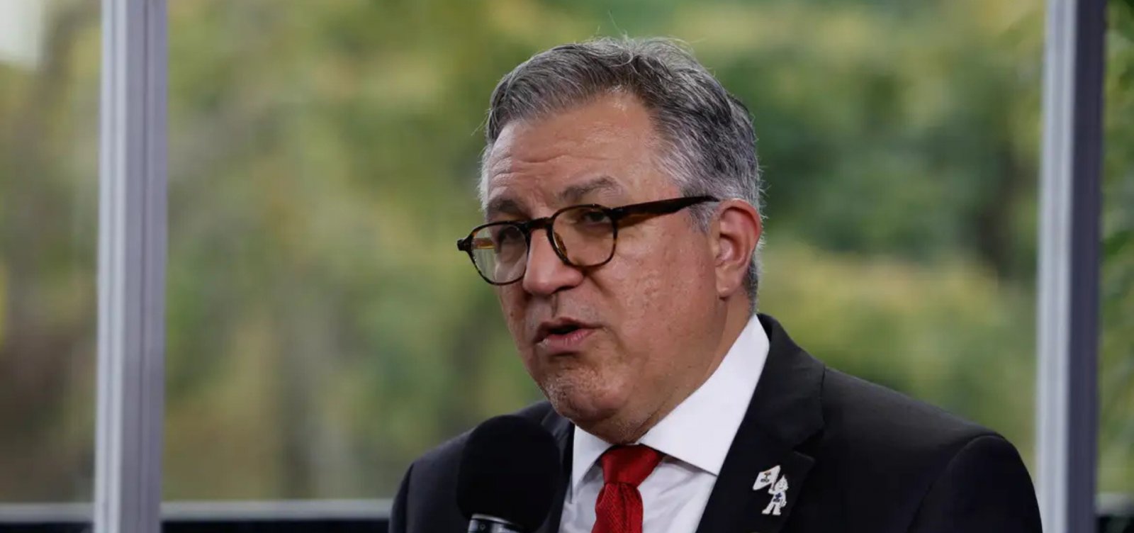 Padilha diz que Trump é "inimigo da saúde" após ataque ao Mais Médicos 