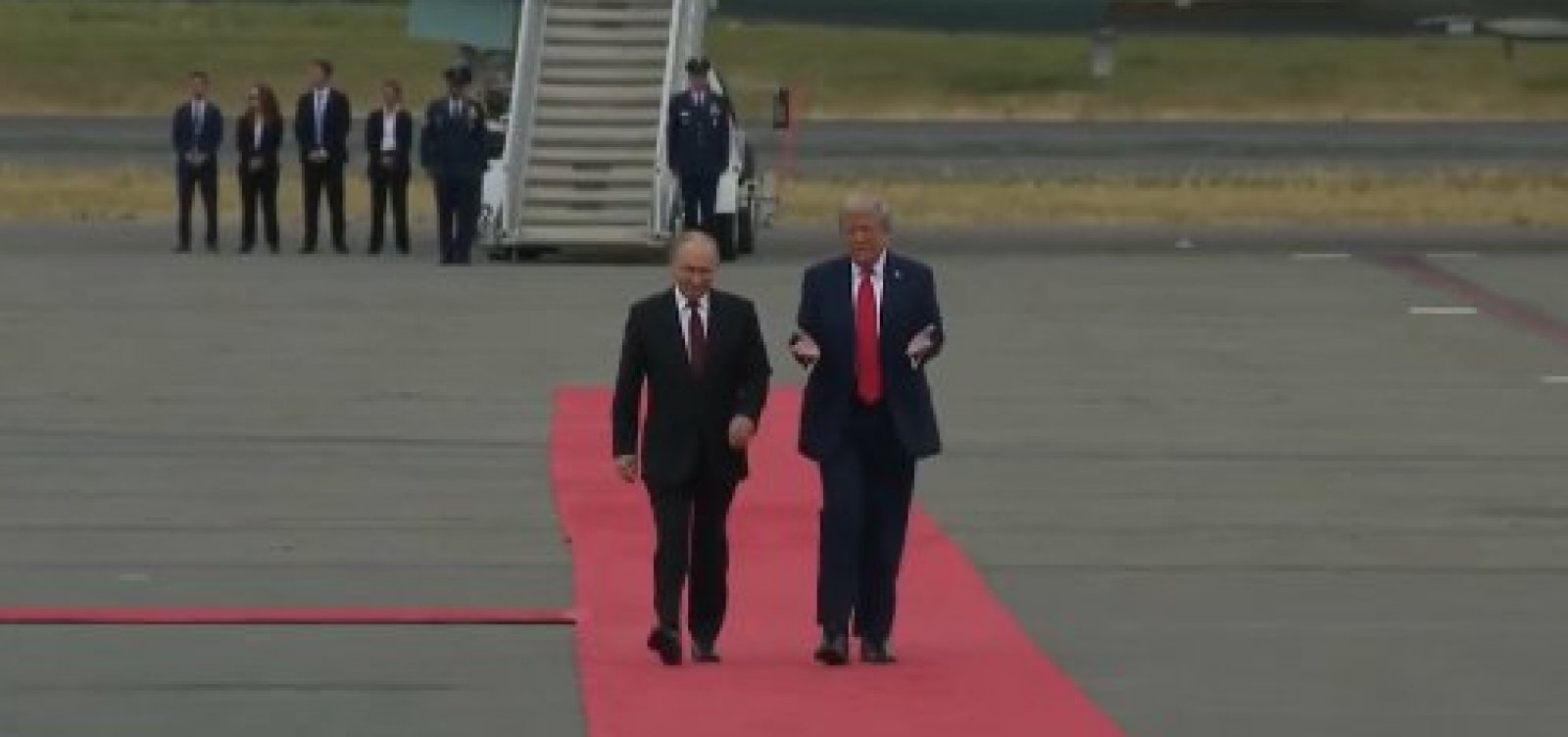 Trump e Putin se encontram no Alasca para discutir guerra na Ucrânia