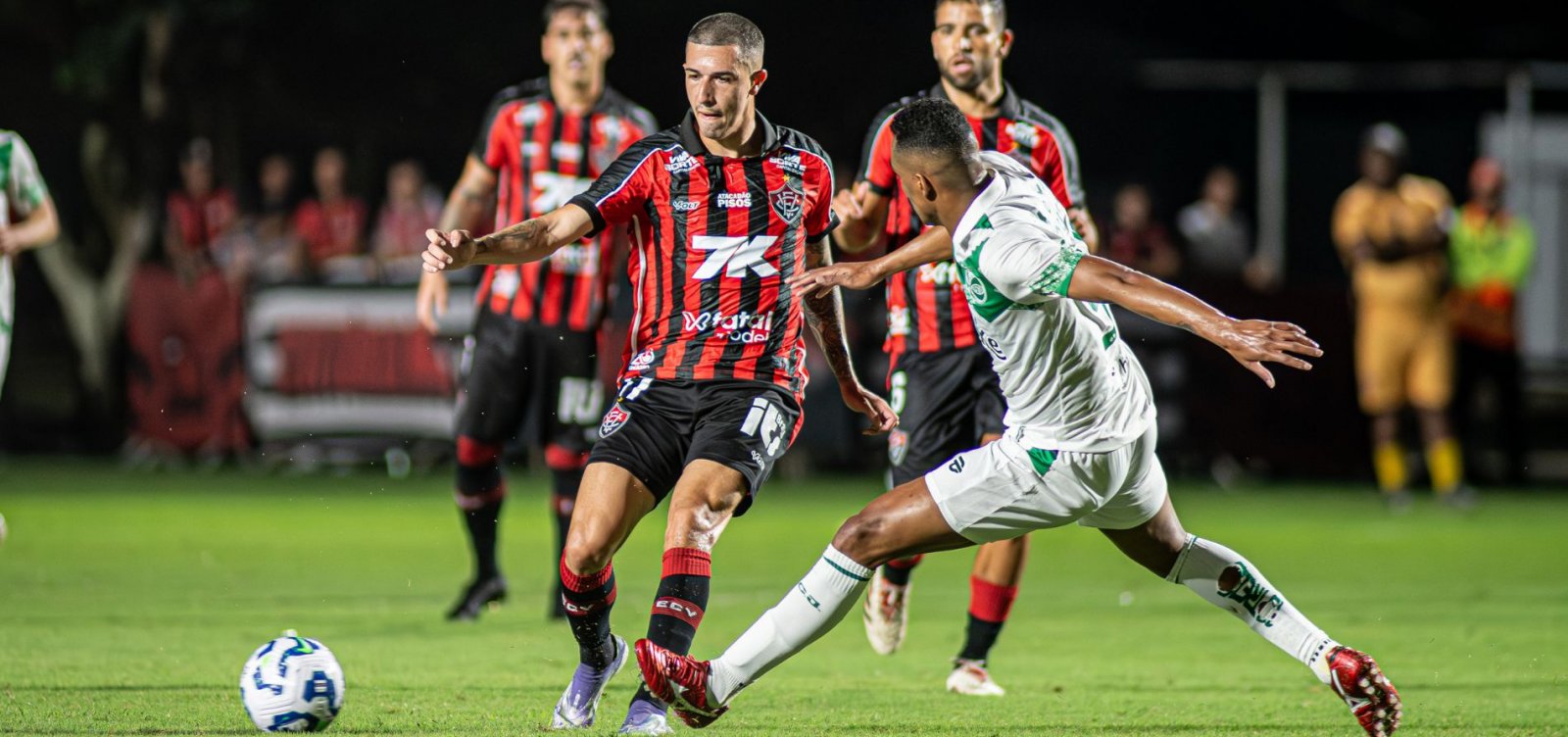 Com duas expulsões, Vitória cede o empate ao Juventude e pode voltar ao Z-4