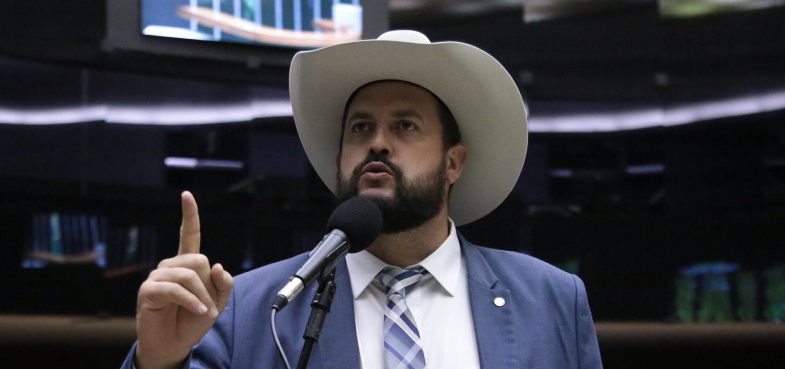 Zé Trovão ameaça Moraes em discurso na Câmara e fala em “acabar com a vida” do ministro