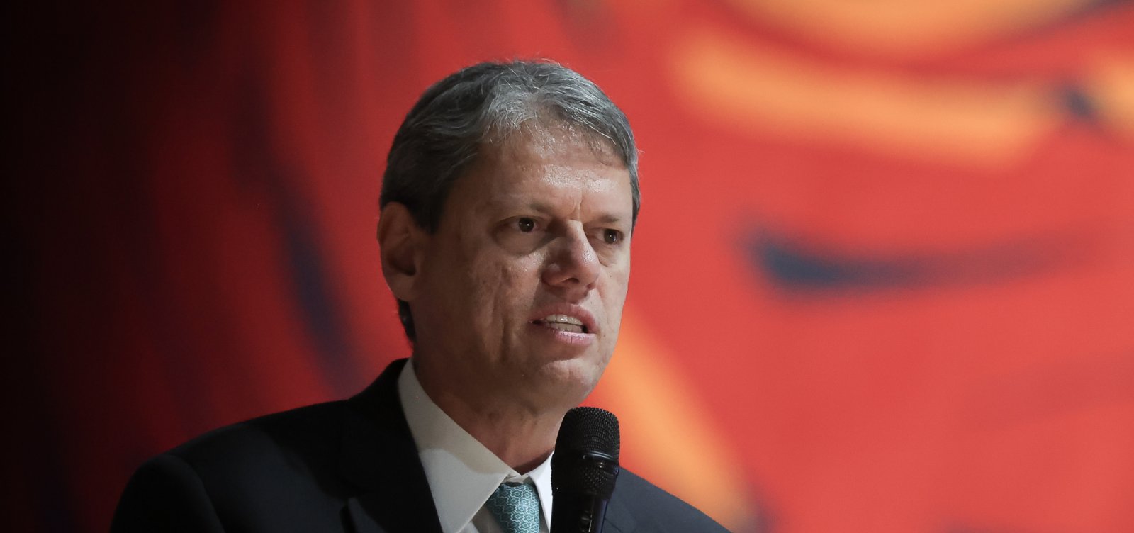 Após áudios divulgados pela PF, Tarcísio diz: “Minha relação com Bolsonaro vai ser como sempre foi”
