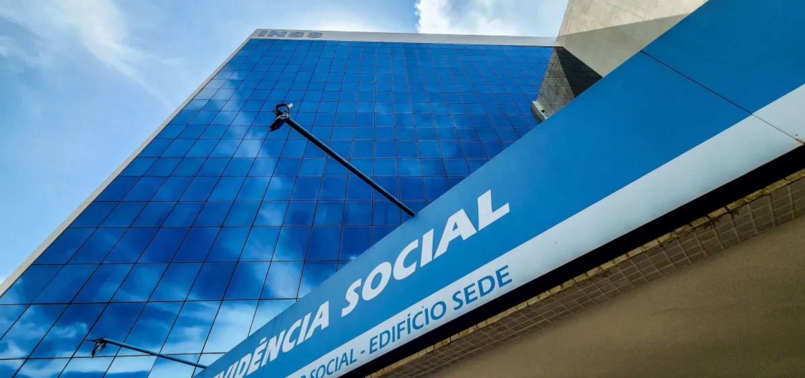 INSS suspende contrato de intermediação dos pagamentos de benefícios com Crefisa