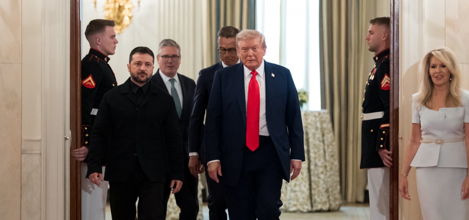 Trump compara encontro entre Putin e Zelensky a "misturar óleo e vinagre"