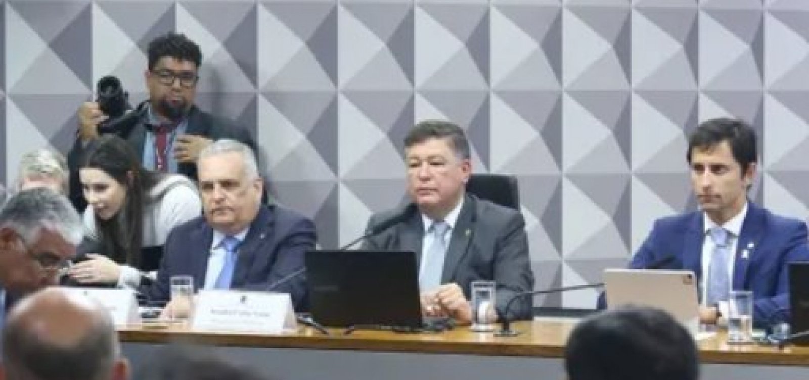 CPMI do INSS vota plano de trabalho e analisa primeiras convocações nesta terça