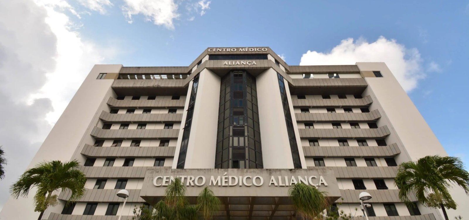 Hospital Aliança, com Raymundo Paraná, reúne hepatologistas internacionais para discutir casos complexos