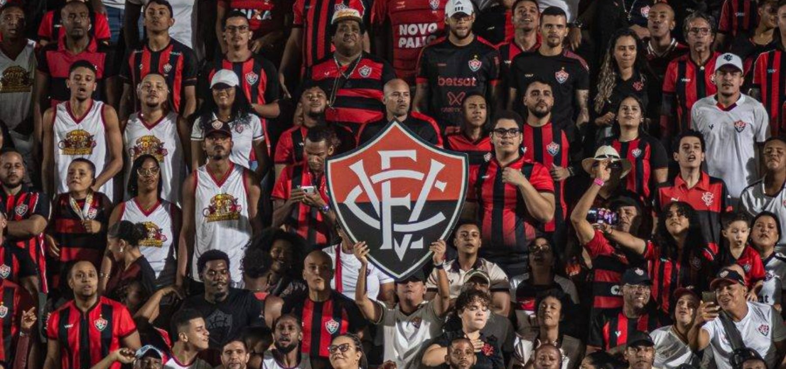 Grupo de conselheiros do Vitória publica nota de repúdio à goleada: "O clube não pertence a dirigentes passageiros"