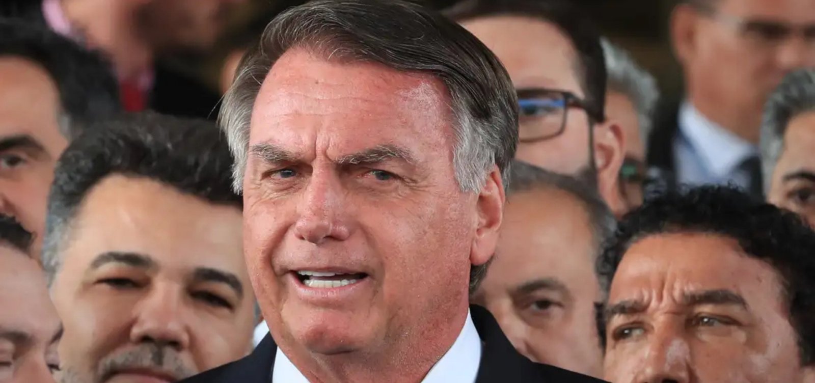 Moraes autoriza Bolsonaro a receber visita de funcionário de cartório