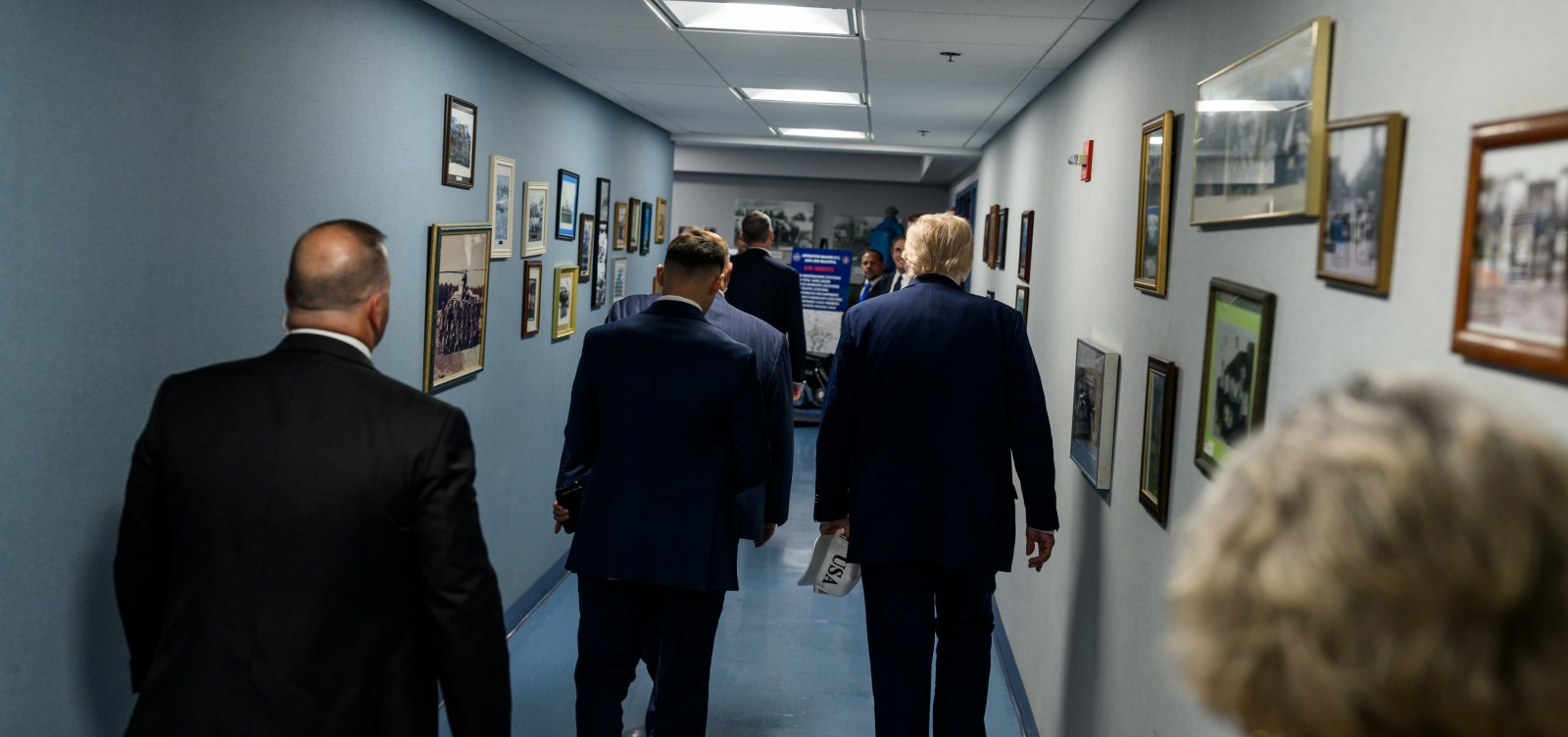 Governo Trump planeja usar base naval para apoiar operação contra imigrantes em Chicago