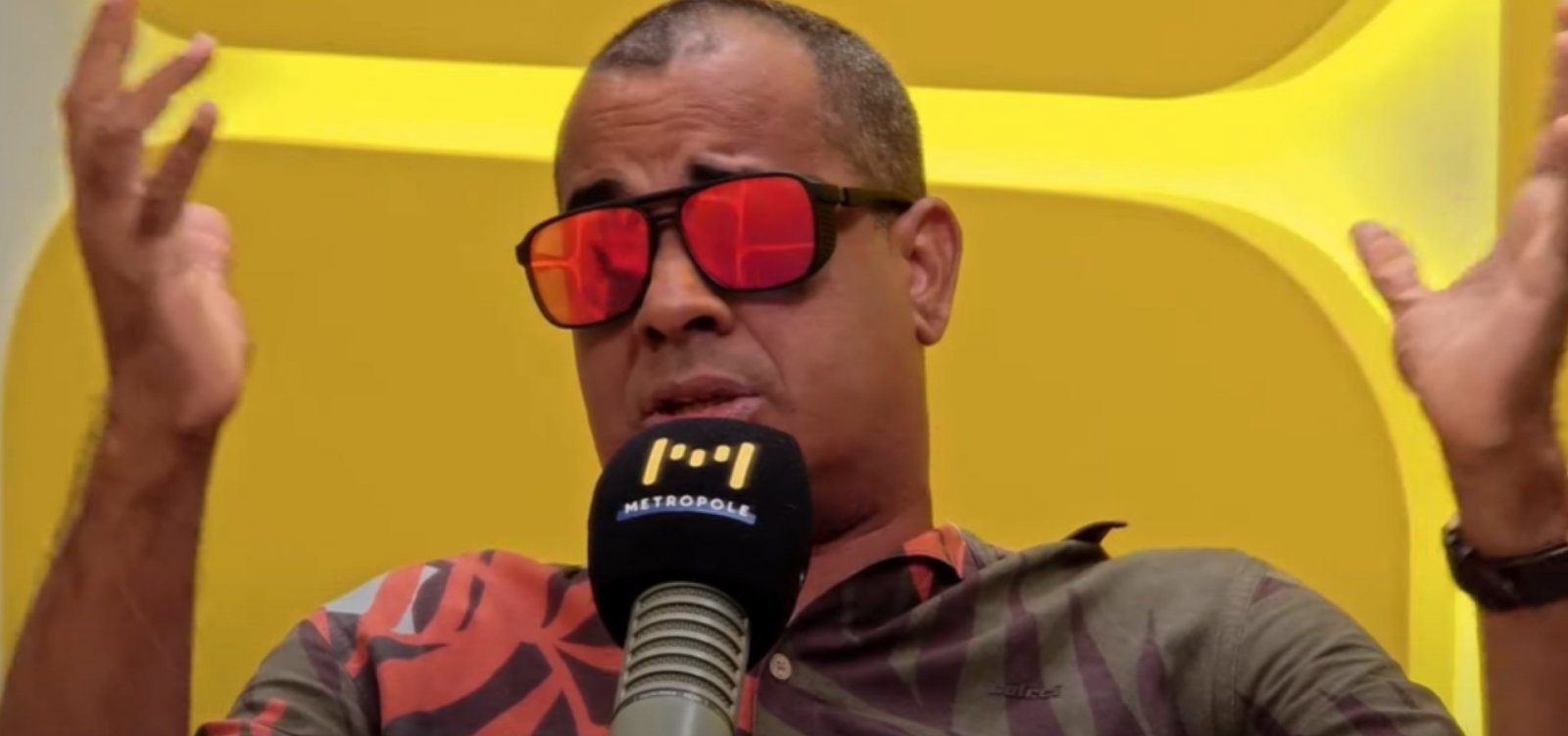 Xexéu relembra trajetória na música: "O show deve ser cantado com amor"