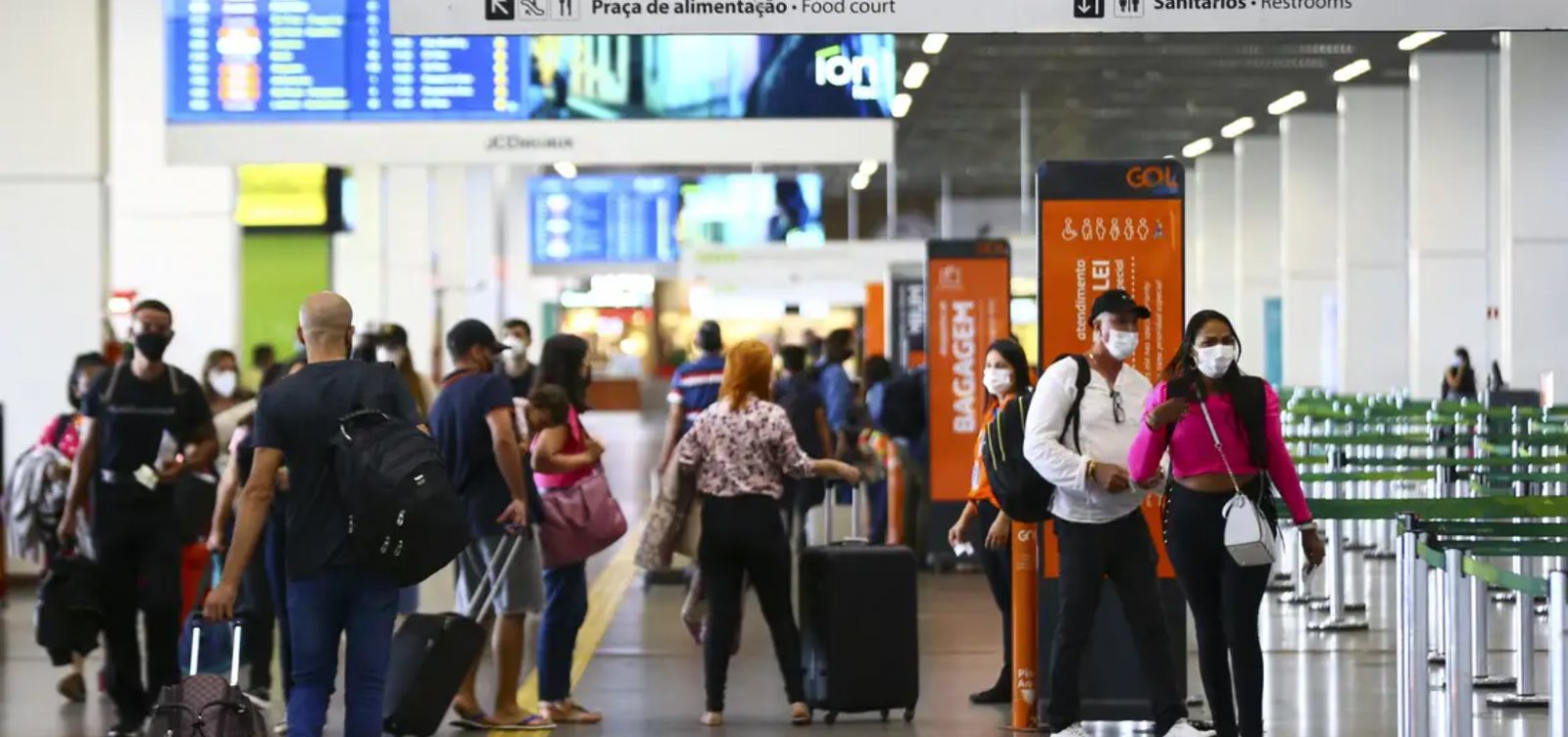 Número de passageiros em aeroportos do Brasil supera pré-pandemia