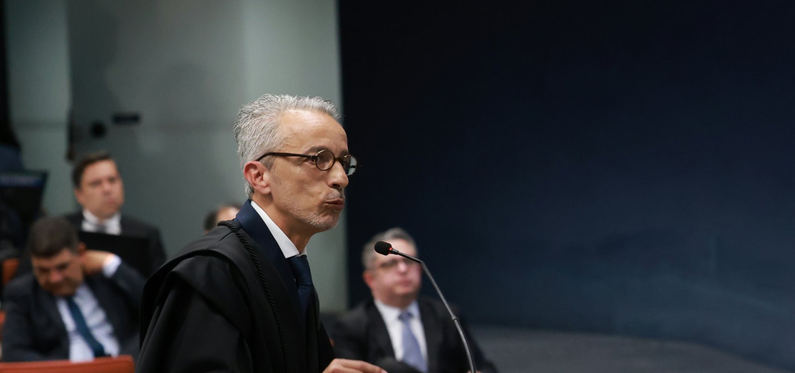 Defesa de Mauro Cid, ex-ajudante de ordens de Bolsonaro, reforça validade da delação premiada e nega coação