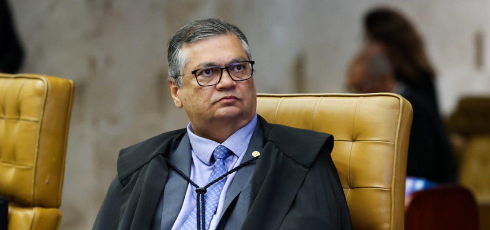 Mulher é indiciada pela PF após hostilizar Flávio Dino em voo