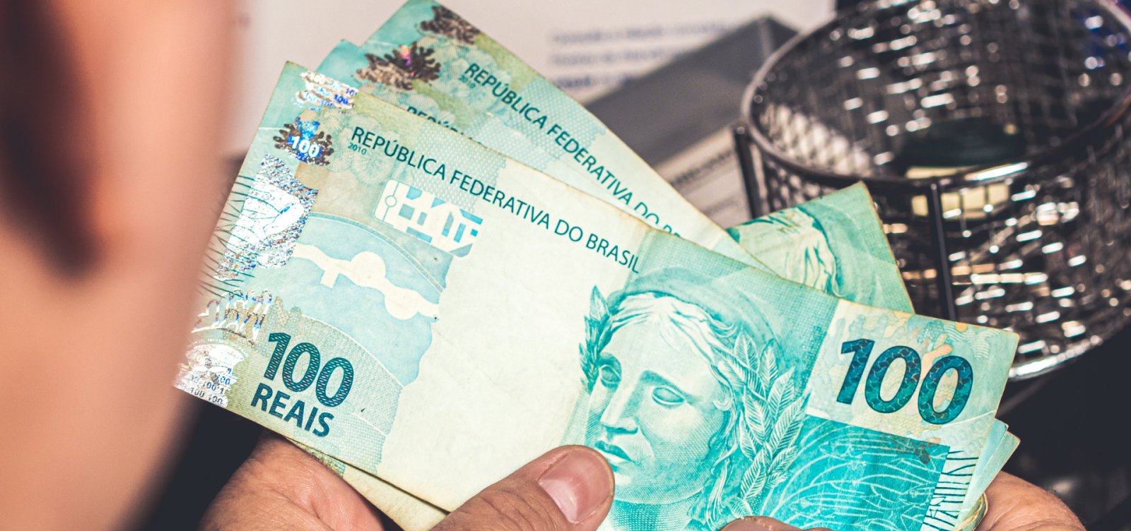 Trabalhadores têm R$ 114 milhões para sacar do abono do PIS