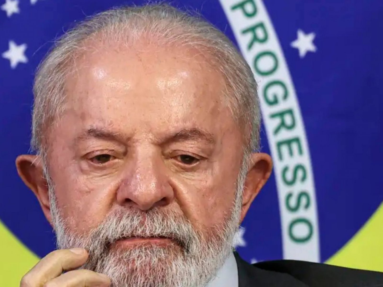 Lula diz que Bolsonaro se autocondenou ao pedir anistia antes do julgamento