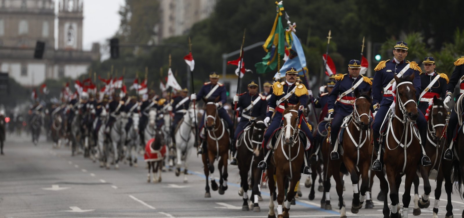 Gritos de “sem anistia” marcam desfile de 7 de Setembro em Brasília