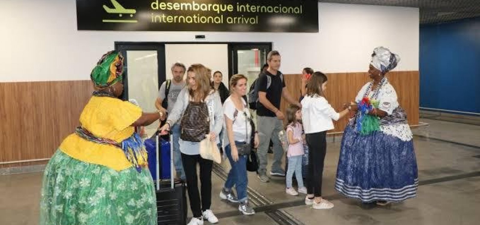  Bahia lidera entrada de turistas estrangeiros no Nordeste em 2025