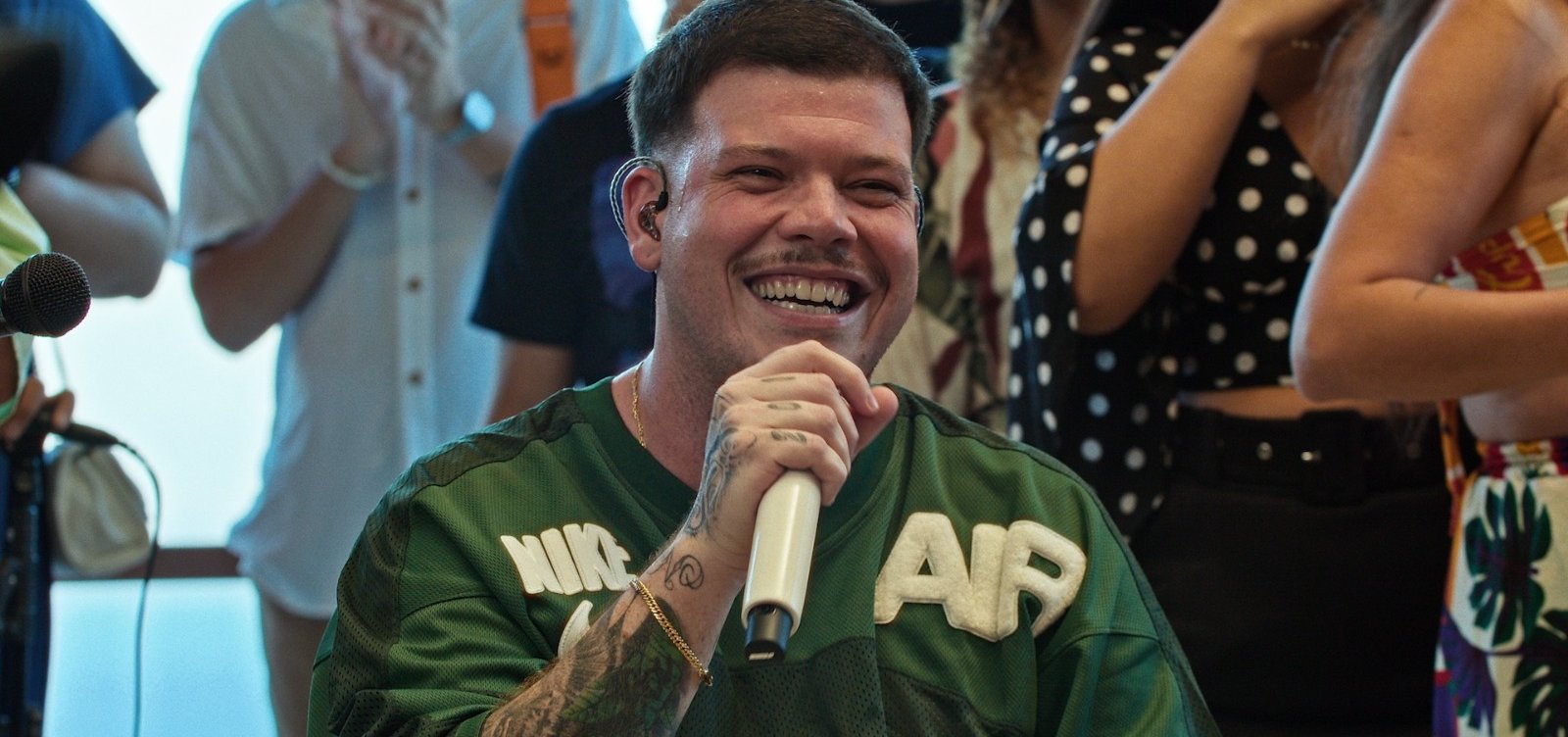 Macaco Sessions estreia episódio inédito com Ferrugem gravado no Rio de Janeiro