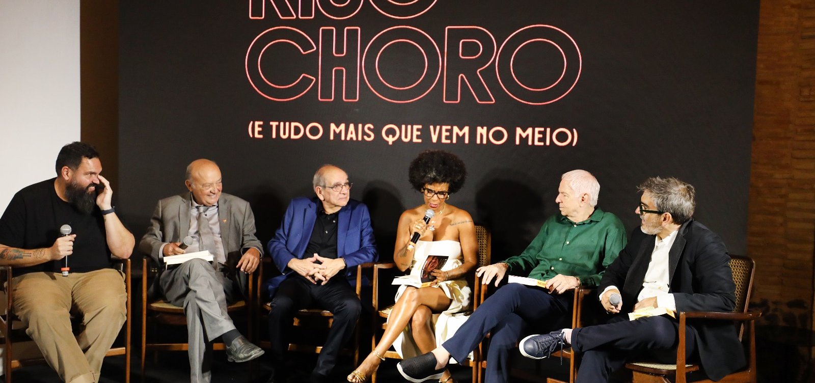 Em pré-lançamento de autobiografia, Mário Kertész recebe convidados em Salvador