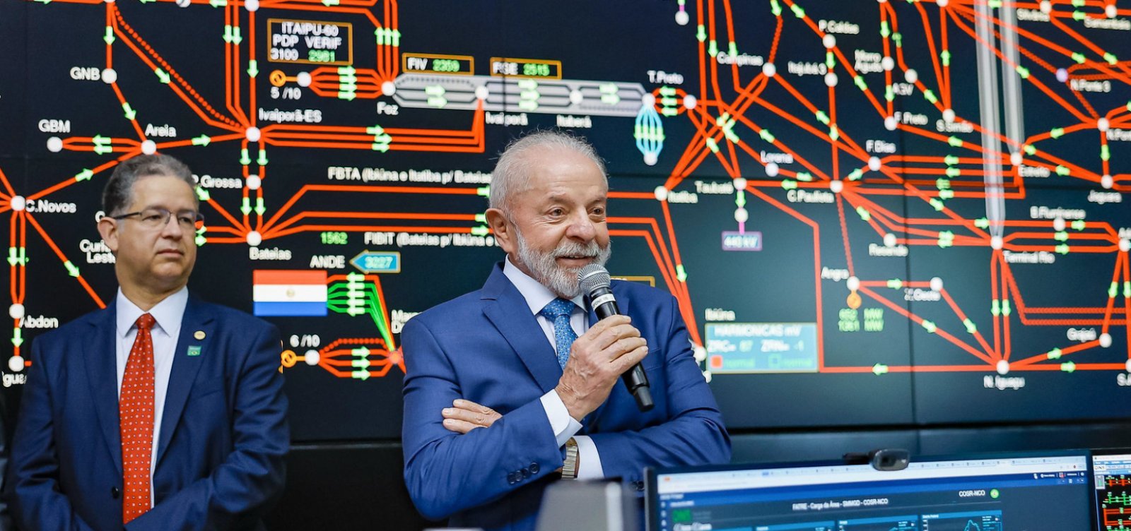 "Somos um país soberano e donos do nosso nariz", diz Lula após ameaças dos EUA