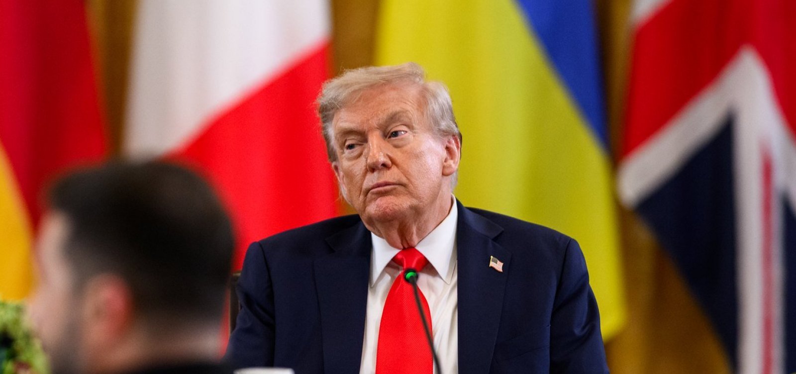 Trump critica condenação de Bolsonaro e diz estar “surpreso” com decisão do STF