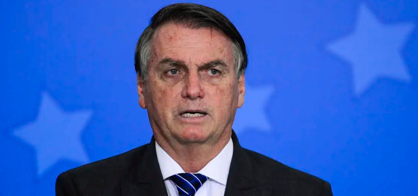 Bolsonaro deixará prisão domiciliar neste domingo para realizar procedimento médico em Brasília