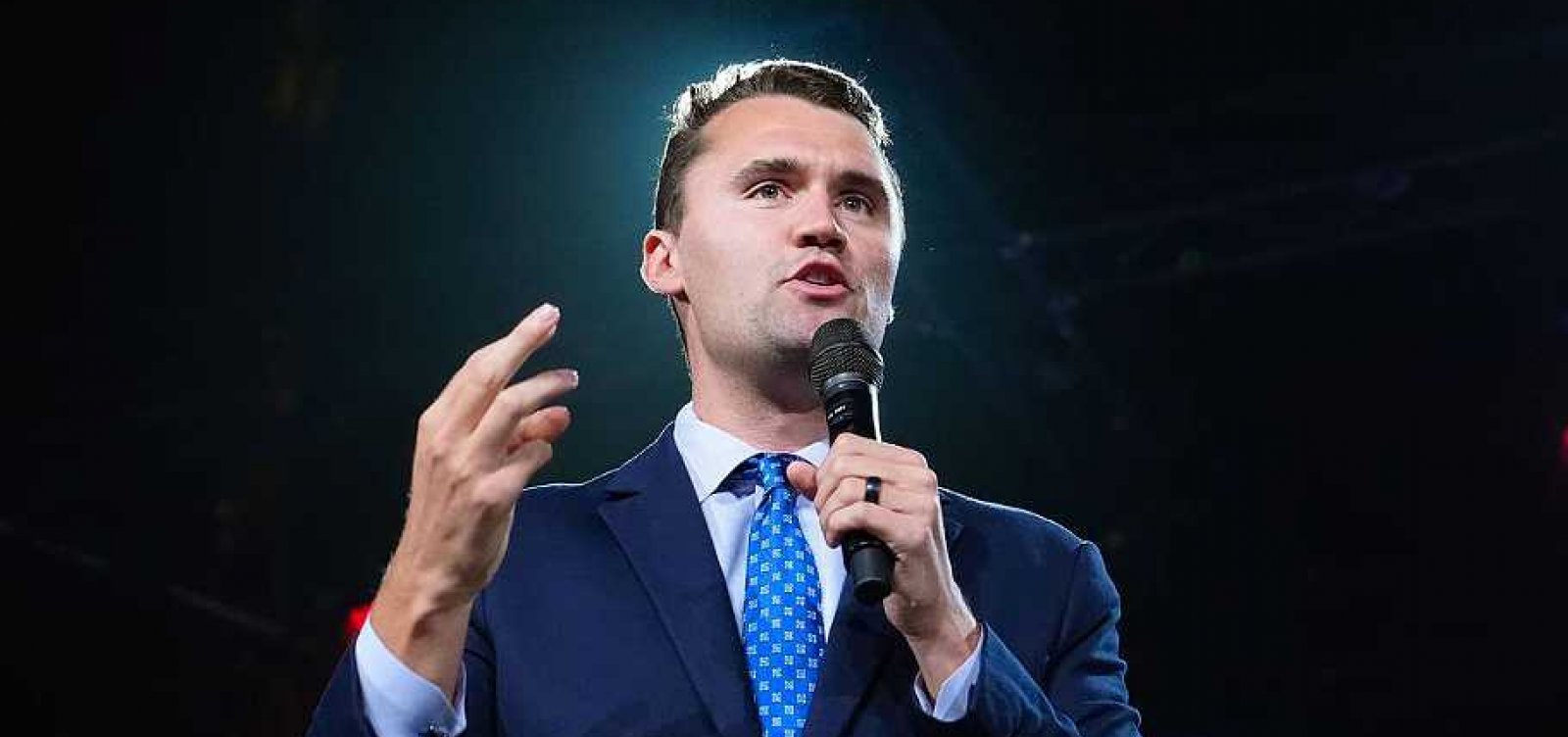 EUA mandam revogar visto de brasileiro que comemorou morte de Charlie Kirk