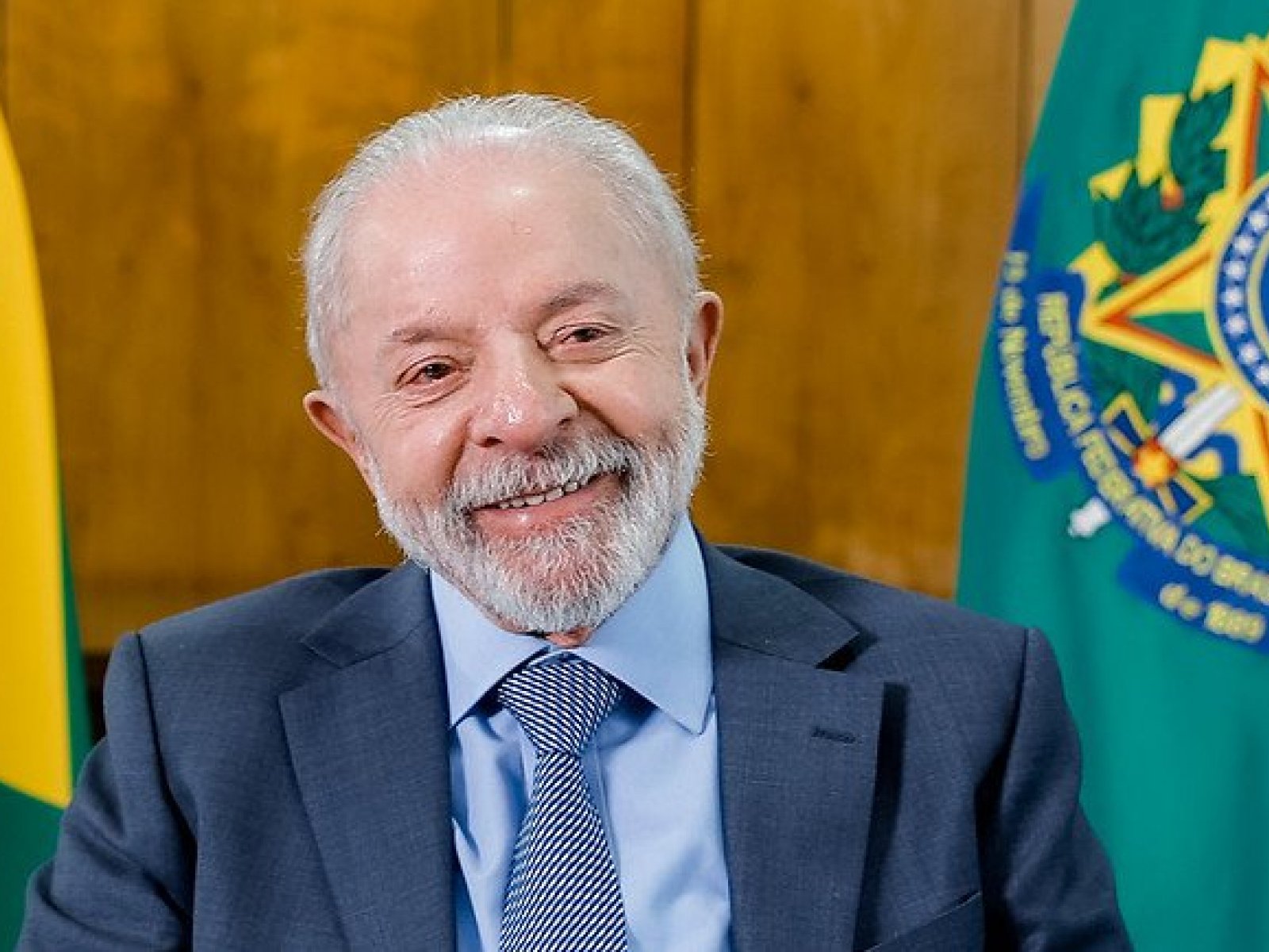 Lula diz em artigo no New York Times que democracia e soberania do Brasil “não estão em pauta”
