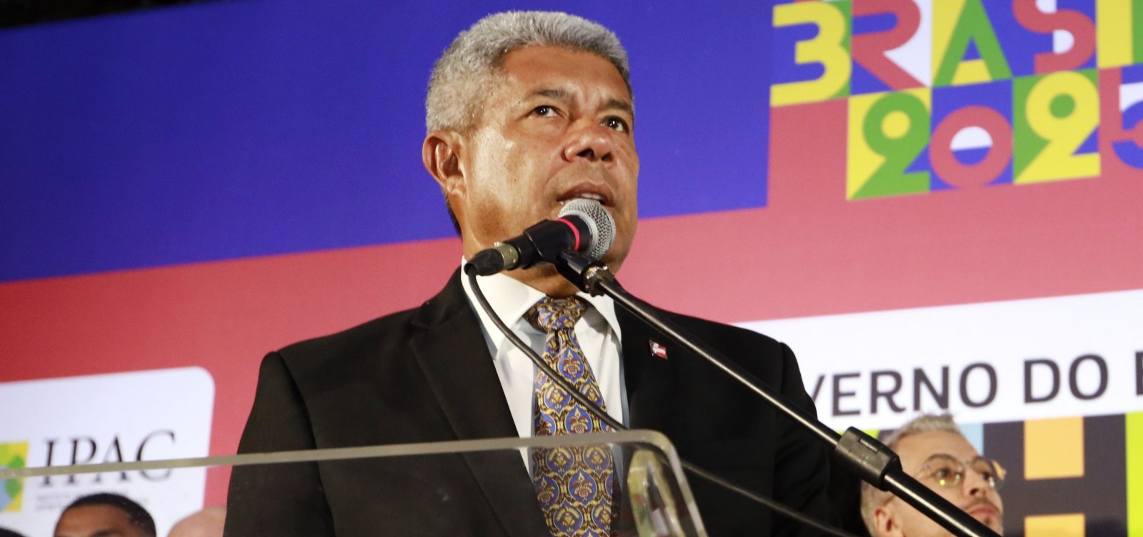 Jerônimo Rodrigues envia à ALBA projeto de abono para professores da rede estadual
