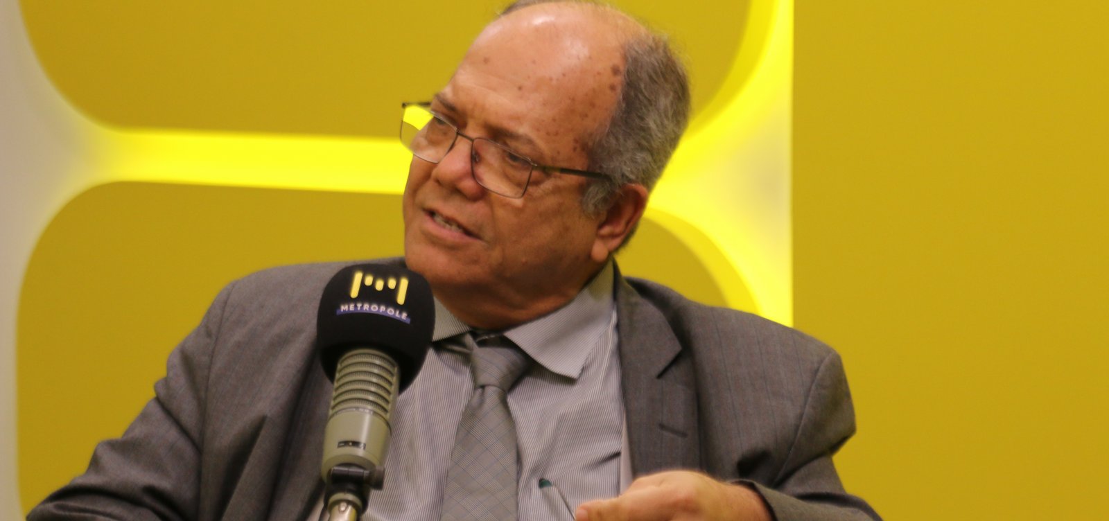 "Profissional que pede 100 exames não sabe o que está fazendo", alerta presidente do Cremeb