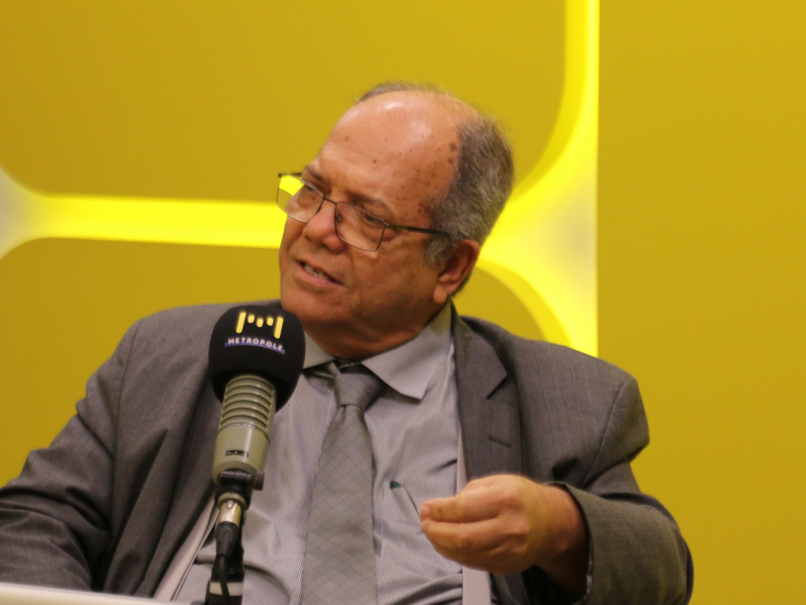 "Profissional que pede 100 exames não sabe o que está fazendo", alerta presidente do Cremeb