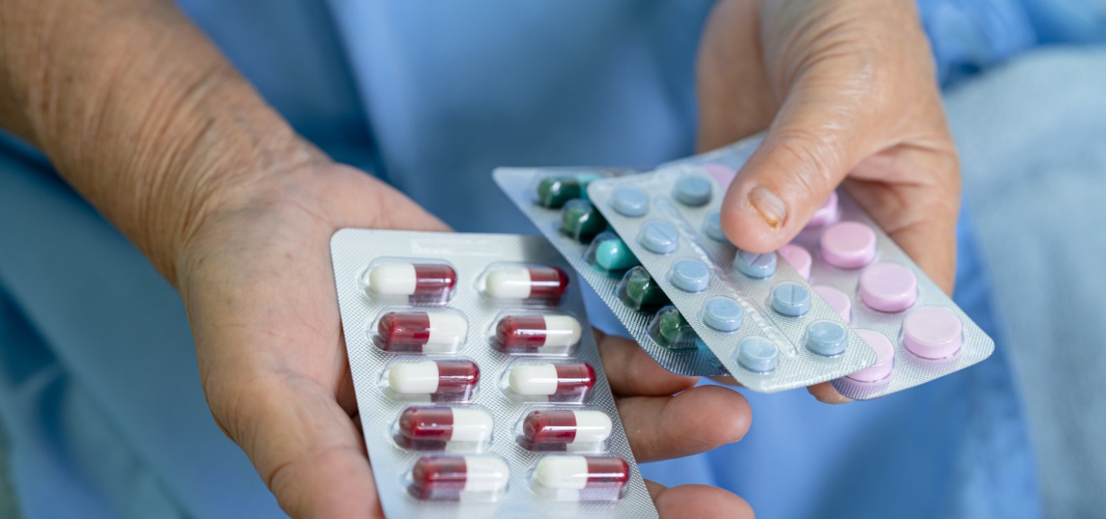 CFM pede que Anvisa revogue autorização para enfermeiros prescreverem antibióticos