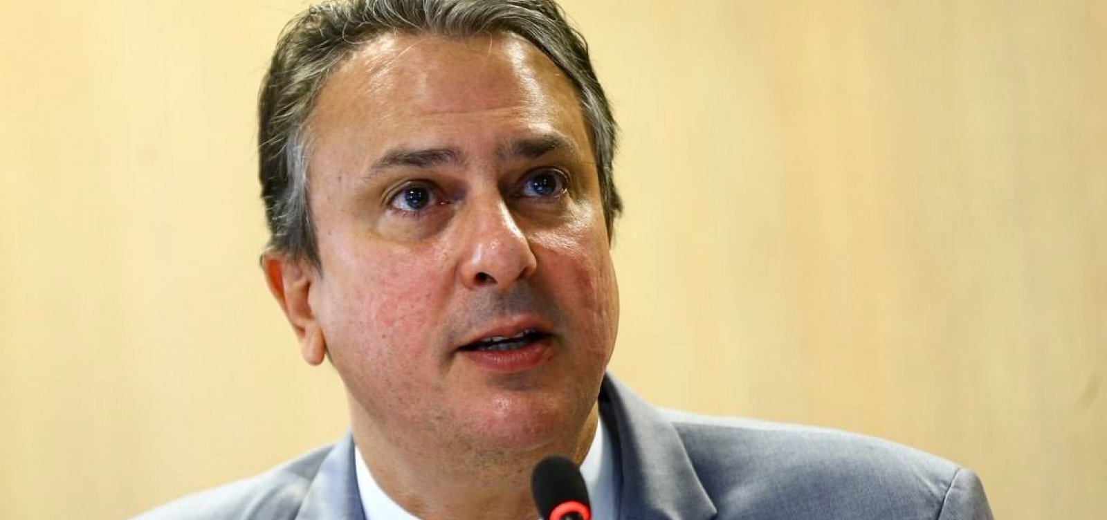  Ministro Camilo Santana critica PEC da blindagem e defende fiscalização do PNAE