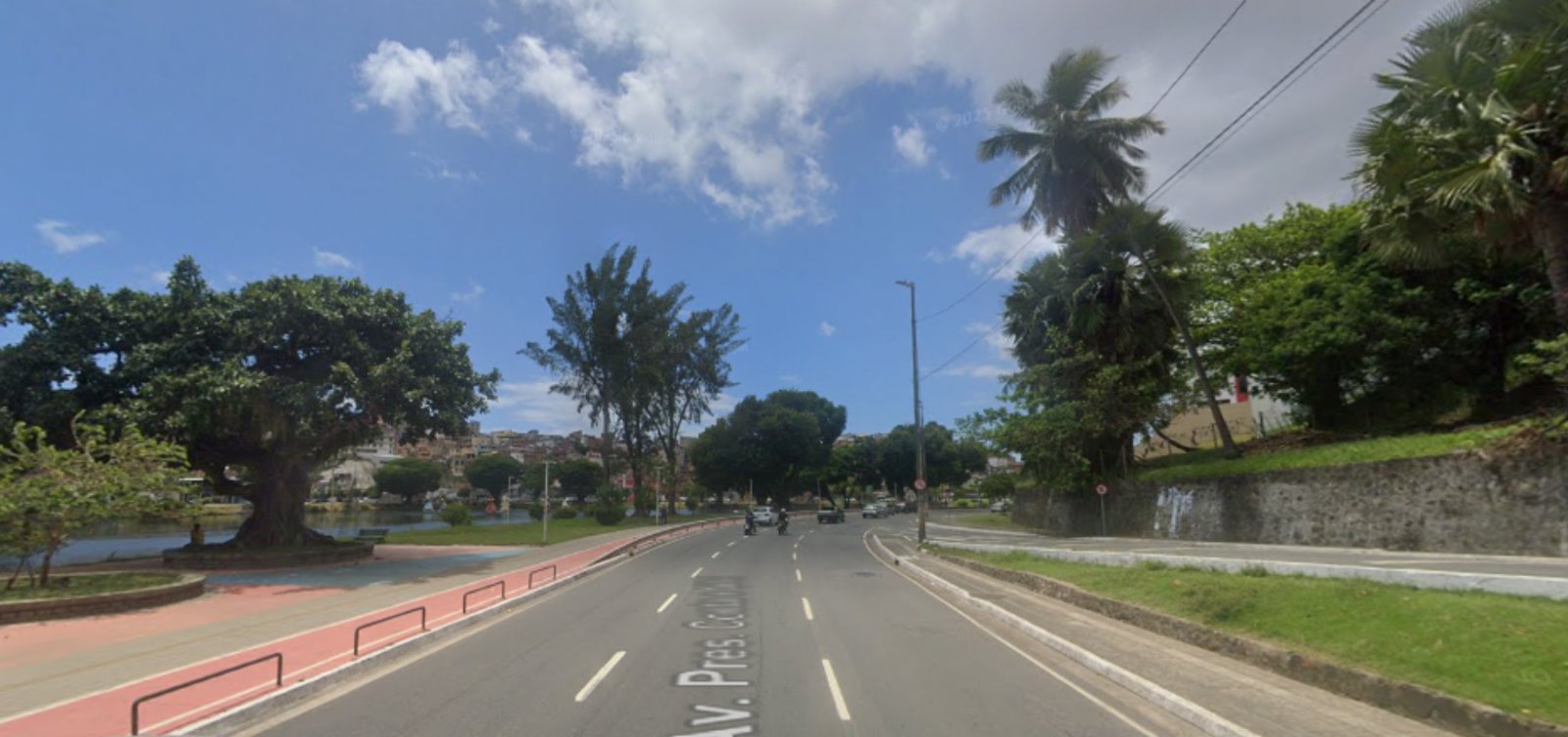Acidente entre carro e ônibus deixa dois feridos no Dique do Tororó