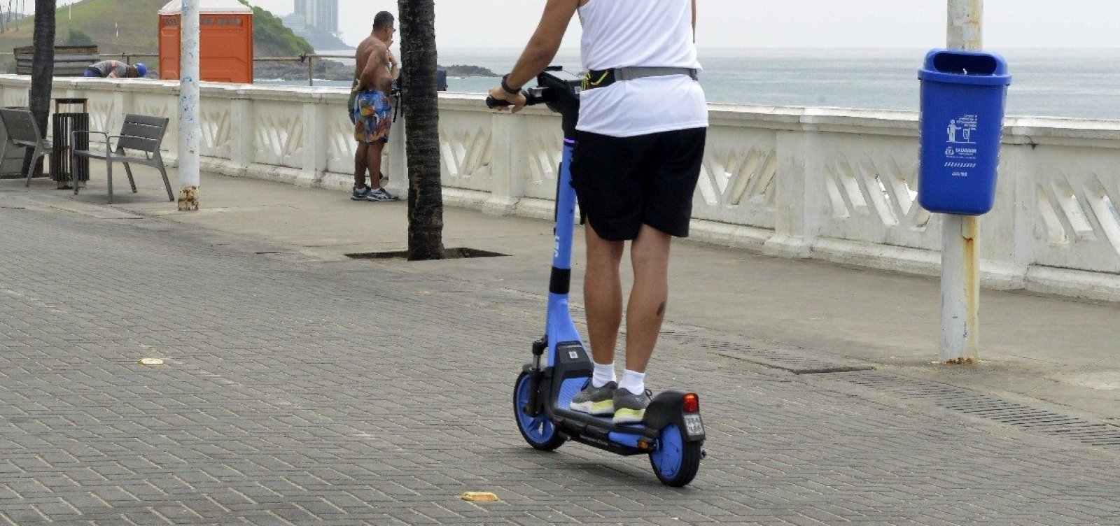 Mais de 10 mil usuários já foram abordados por uso incorreto de patinetes elétricos em Salvador