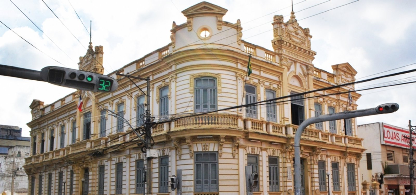 Feira de Santana abre sindicância para investigar vazamento de dados de pessoas com HIV 