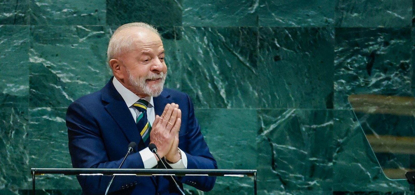 Nos EUA, Lula alerta que democracia está em jogo e crítica extrema-direita
