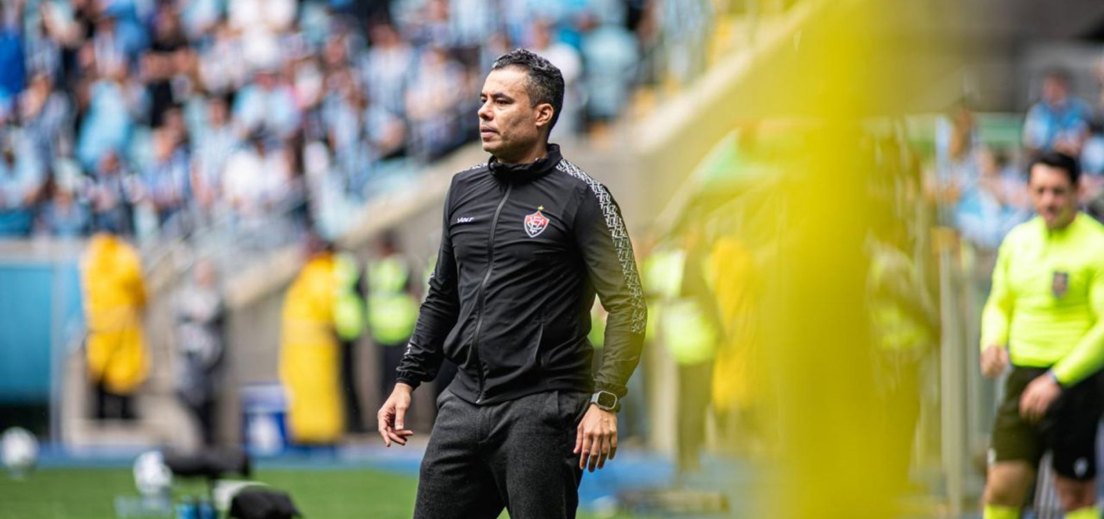 Jair Ventura lamenta derrota, mas confia na permanência do Vitória