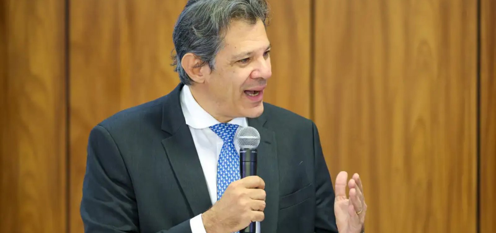 Haddad diz que deve se reunir com secretário do Tesouro dos EUA para discutir tarifaço 