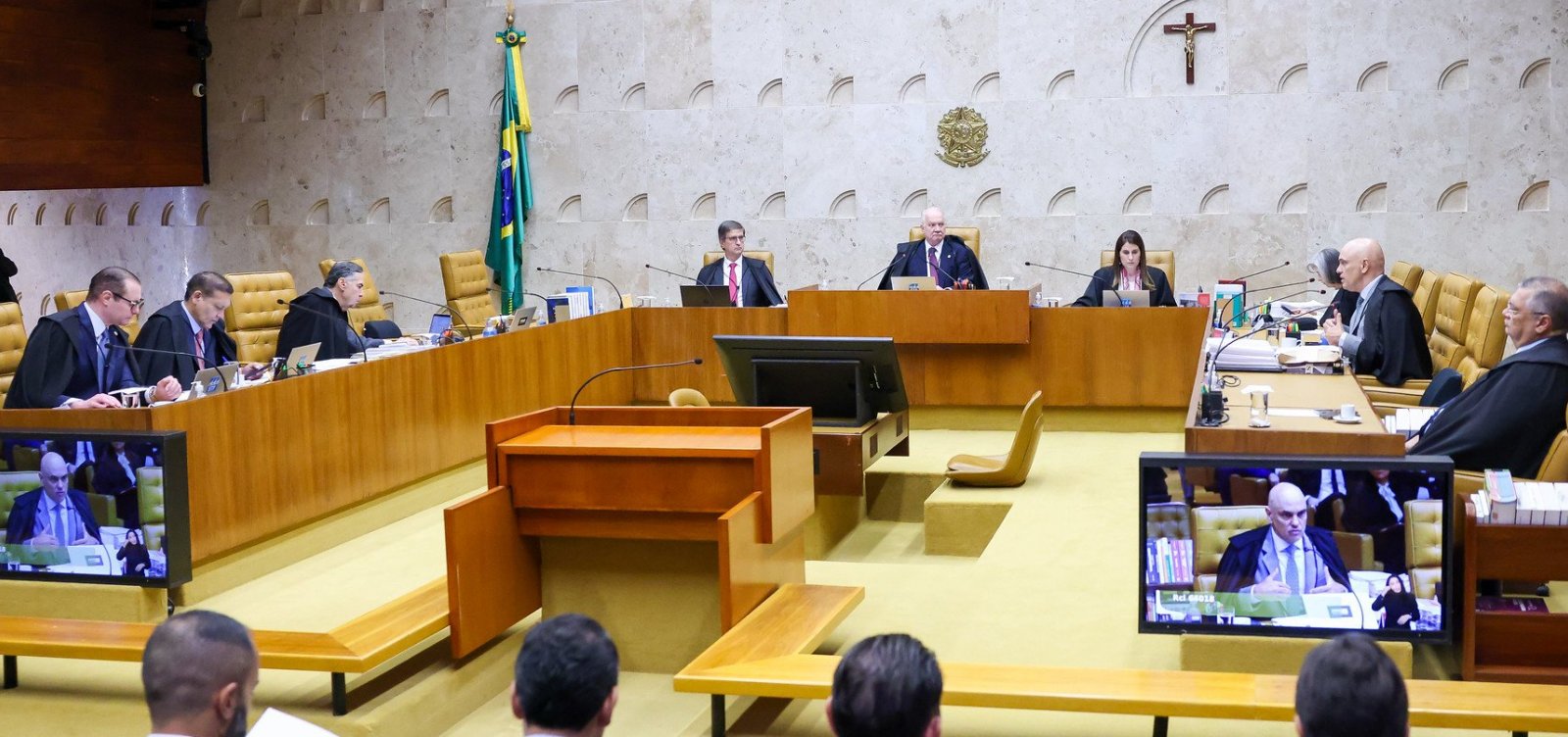 STF inicia julgamento do vínculo empregatício de motoristas de aplicativos