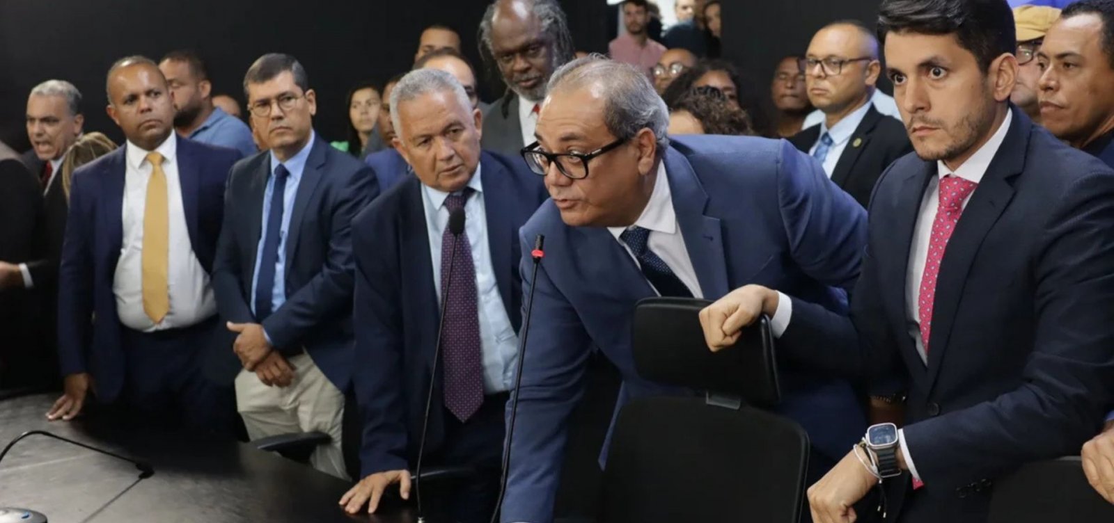 Câmara de Salvador aprova reajuste de até 25% para professores da rede municipal
