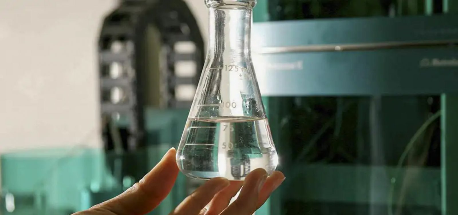 Casos suspeitos de intoxicação por metanol chegam a 59 no Brasil; alerta ministro da Saúde