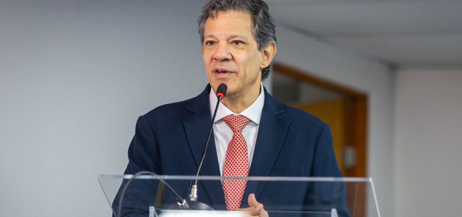 "Foi um golaço!", diz Haddad ao comemorar aprovação da isenção do IR na Câmara