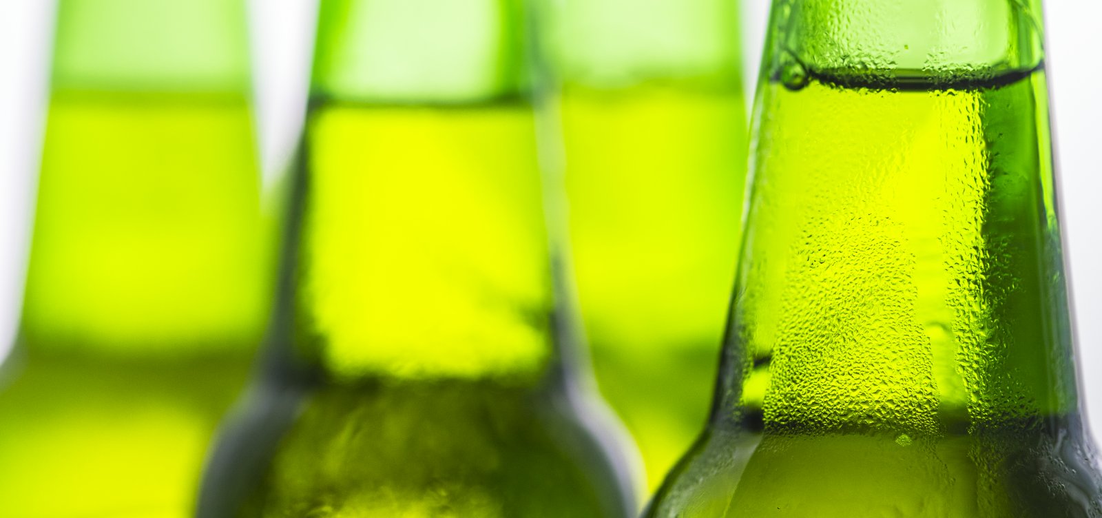 Rio fiscaliza bebidas após suspeita de intoxicação por metanol